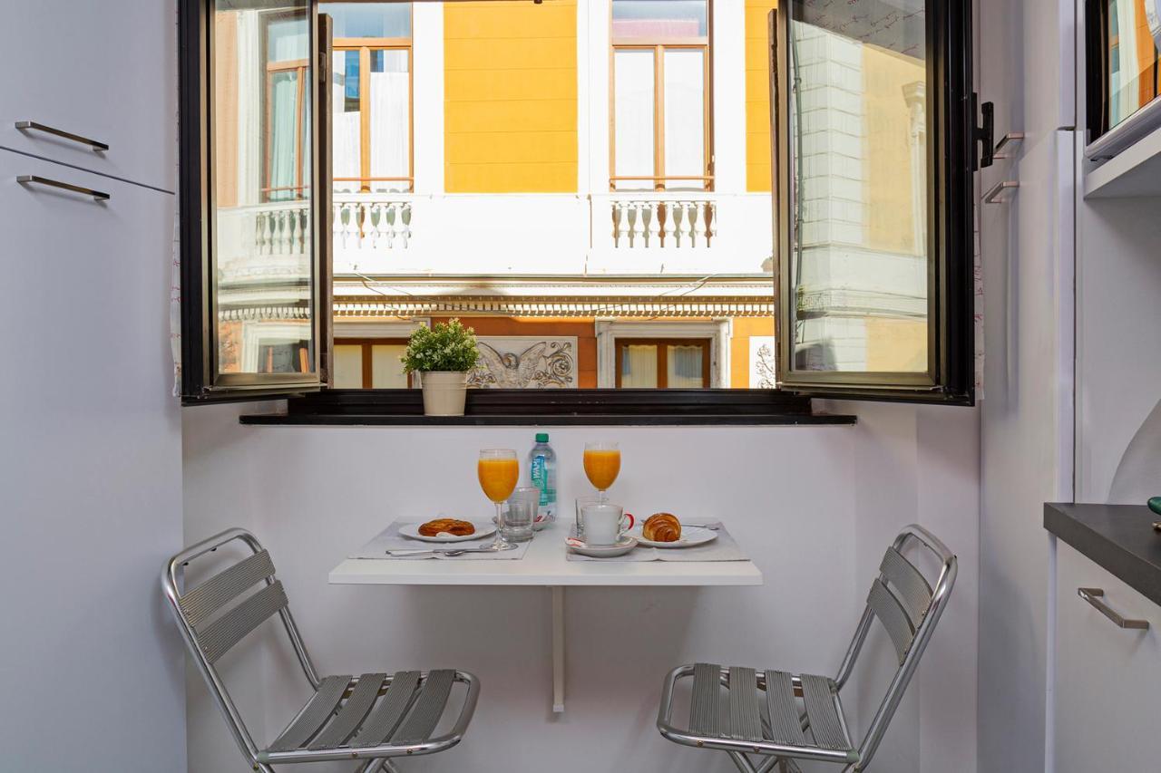 Luxury In The Heart Of By Wonderful Italy Appartement *